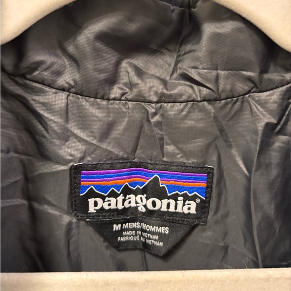 Patagonia Men’s Nano Puff Vest - Picture 3 of 5